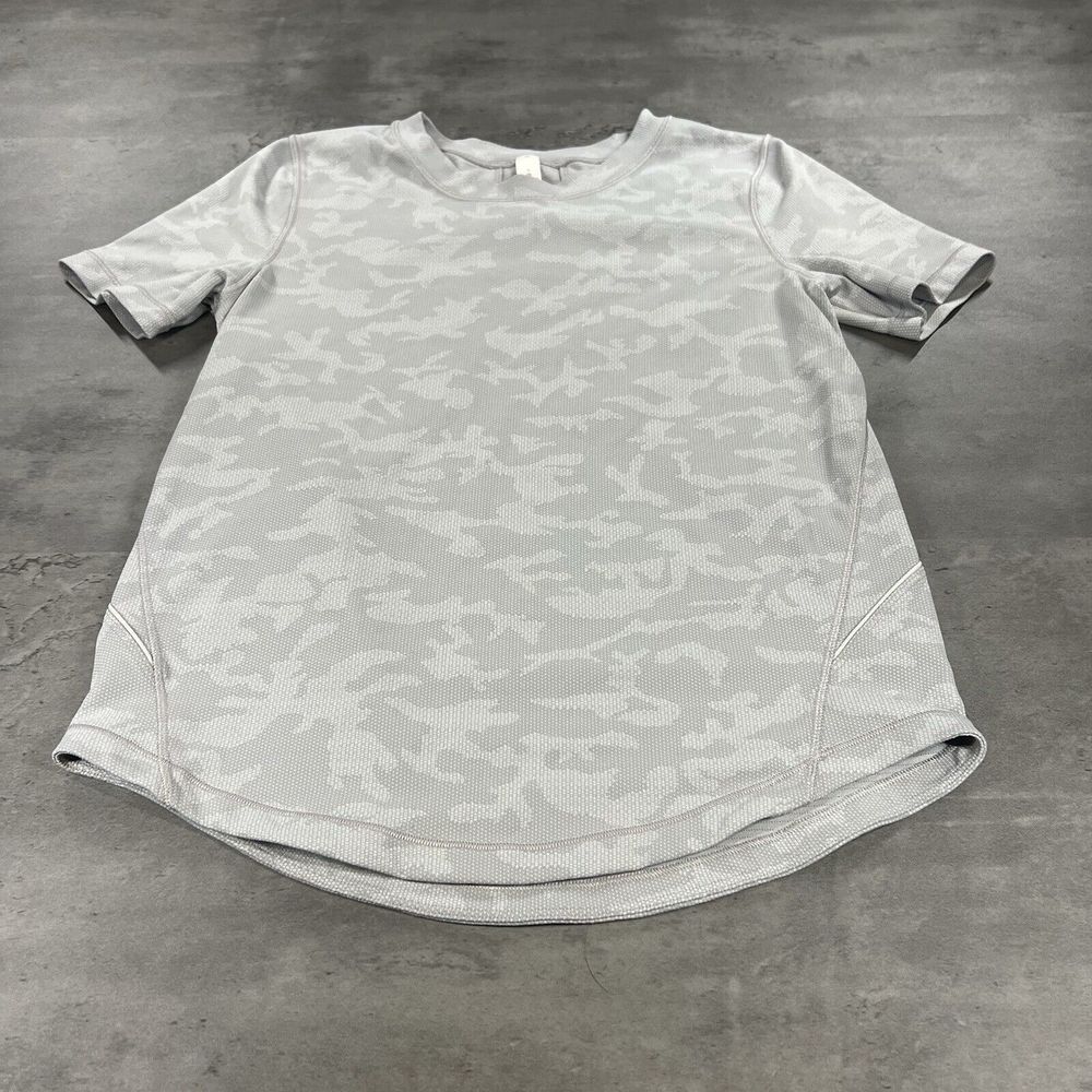 Lululemon Incognito Camo Long Distance Short Sleeve Silver Drop White Gray 2 XS